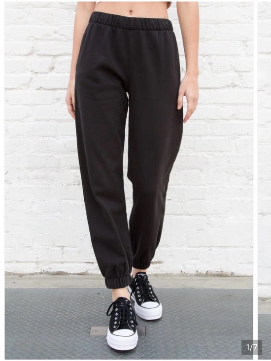 Brandy Melville Pants - Brandy Melville Rosa Sweatpants